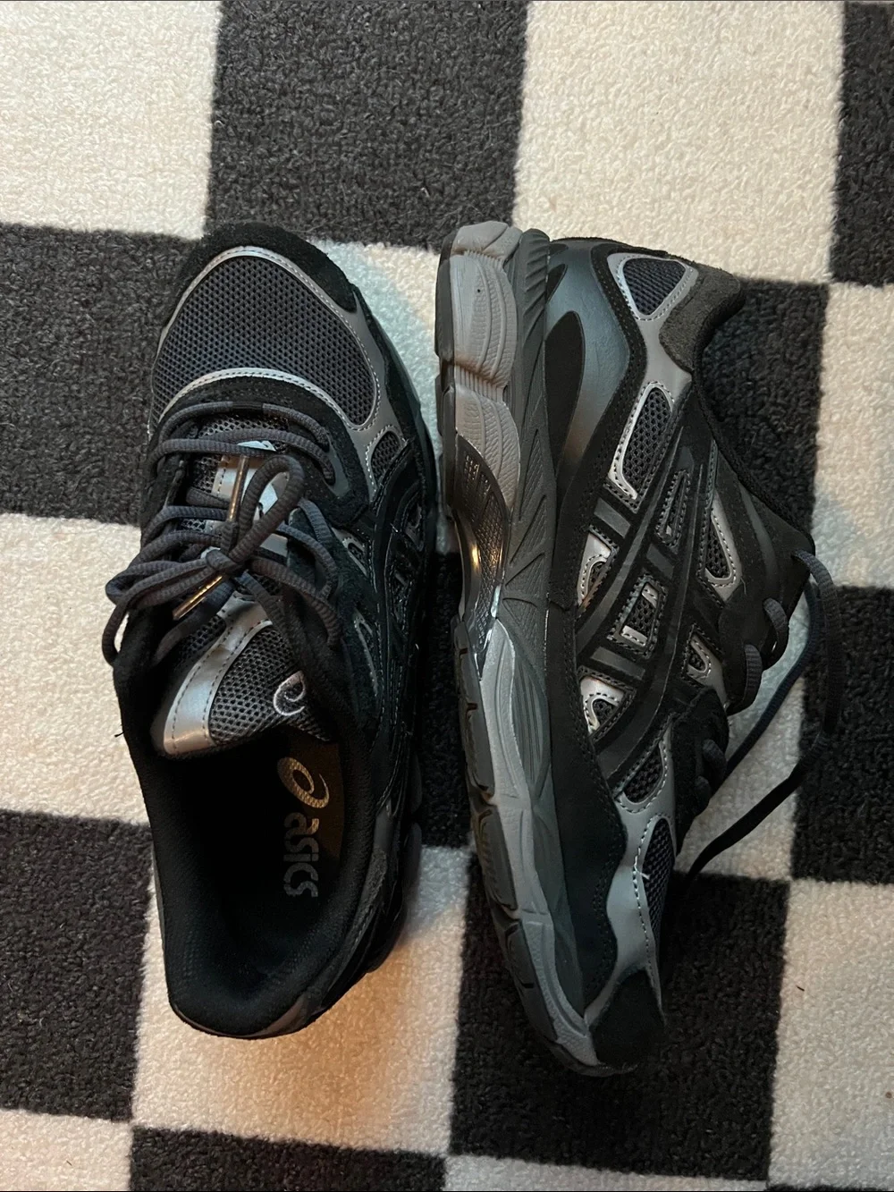 ASICS Men’s Black and Gray Athletic Trainers